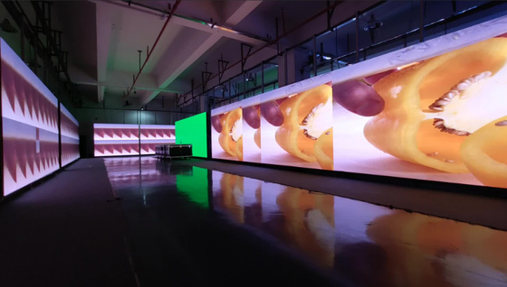 o vídeo exterior do diodo emissor de luz de 300W P8 P10 mura o ² impermeável do ferro completo 7000cd/M da projeção a cores