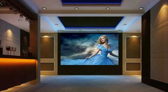 Ângulo de visão amplo de 140° 800cd/㎡ Tela LED de passo fino para tensão de entrada AC220V