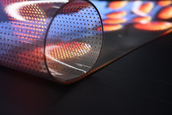 Ecrã LED de vidro transparente P3.91mm Série holográfica Refresh 3840Hz