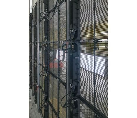 HD P3.9mm Vidro transparente LED Grade Screen Window Display 4500cd/ M2