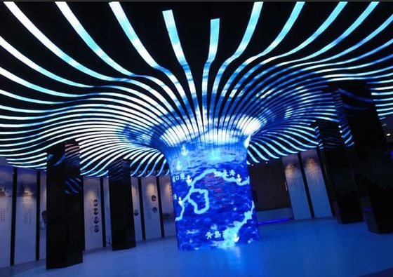 Peso leve e fácil de instalar P3.91mm Display LED curvo IP65 resistente à água Alto brilho