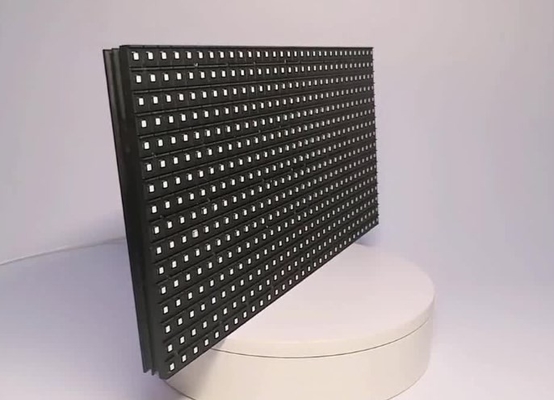 O diodo emissor de luz exterior de 1R1G1B P10 indica o único tipo SMD3535 da coluna